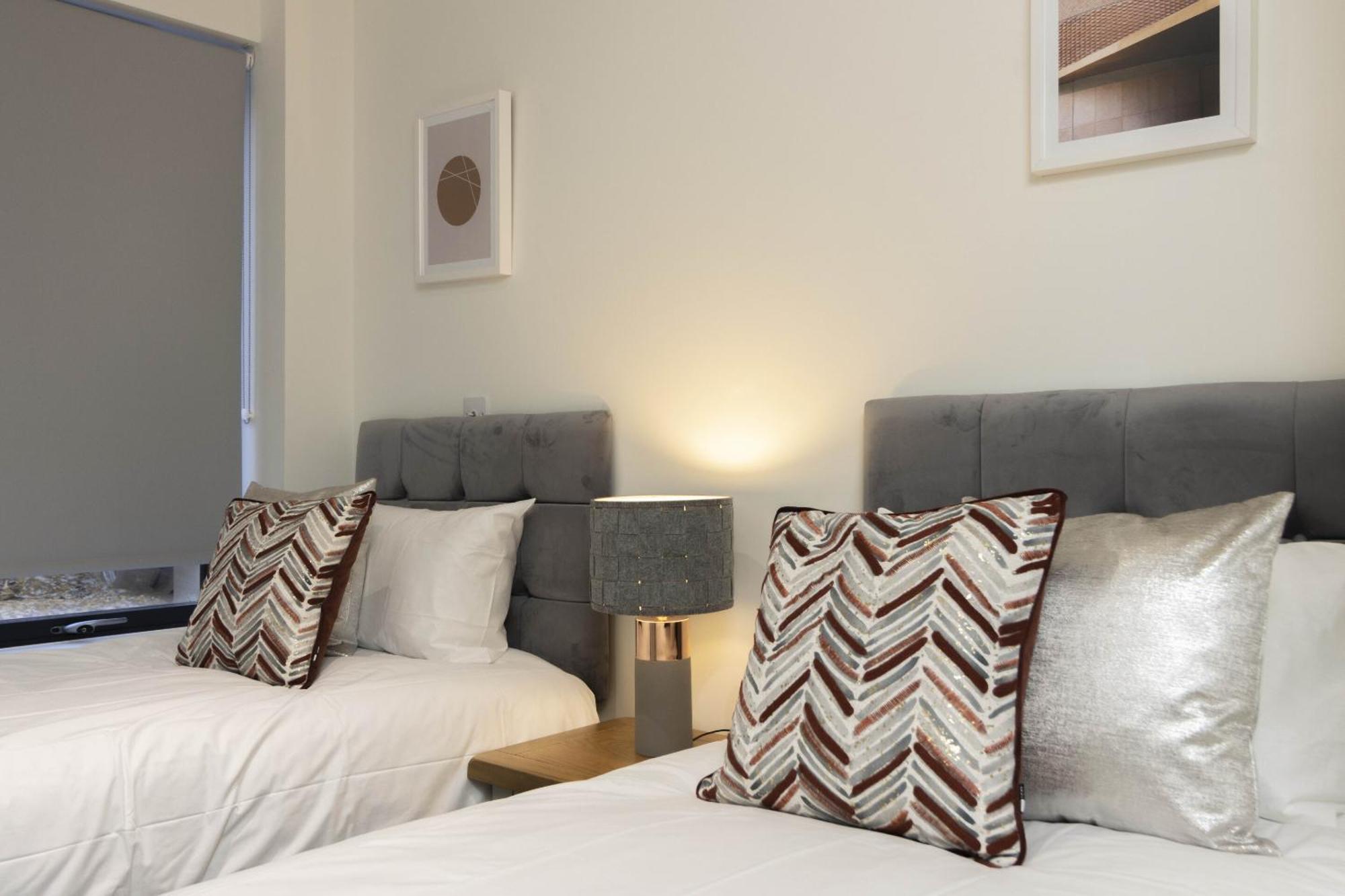 Linacre 1&2 - One And Two Bed Flat Behind The Cathedral With Free Parking And Fast Wifi Leilighet Exeter Eksteriør bilde