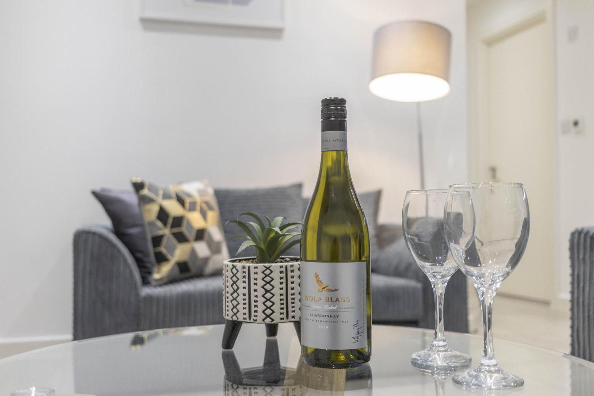 Linacre 1&2 - One And Two Bed Flat Behind The Cathedral With Free Parking And Fast Wifi Leilighet Exeter Rom bilde